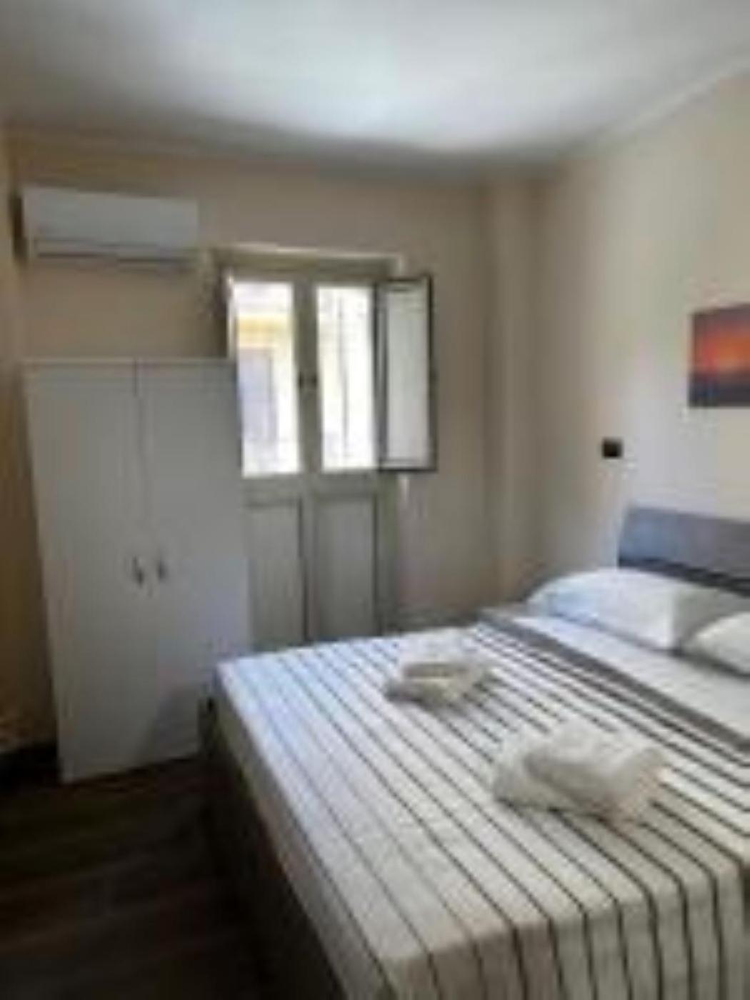B&B Omnia Scilla Luaran gambar